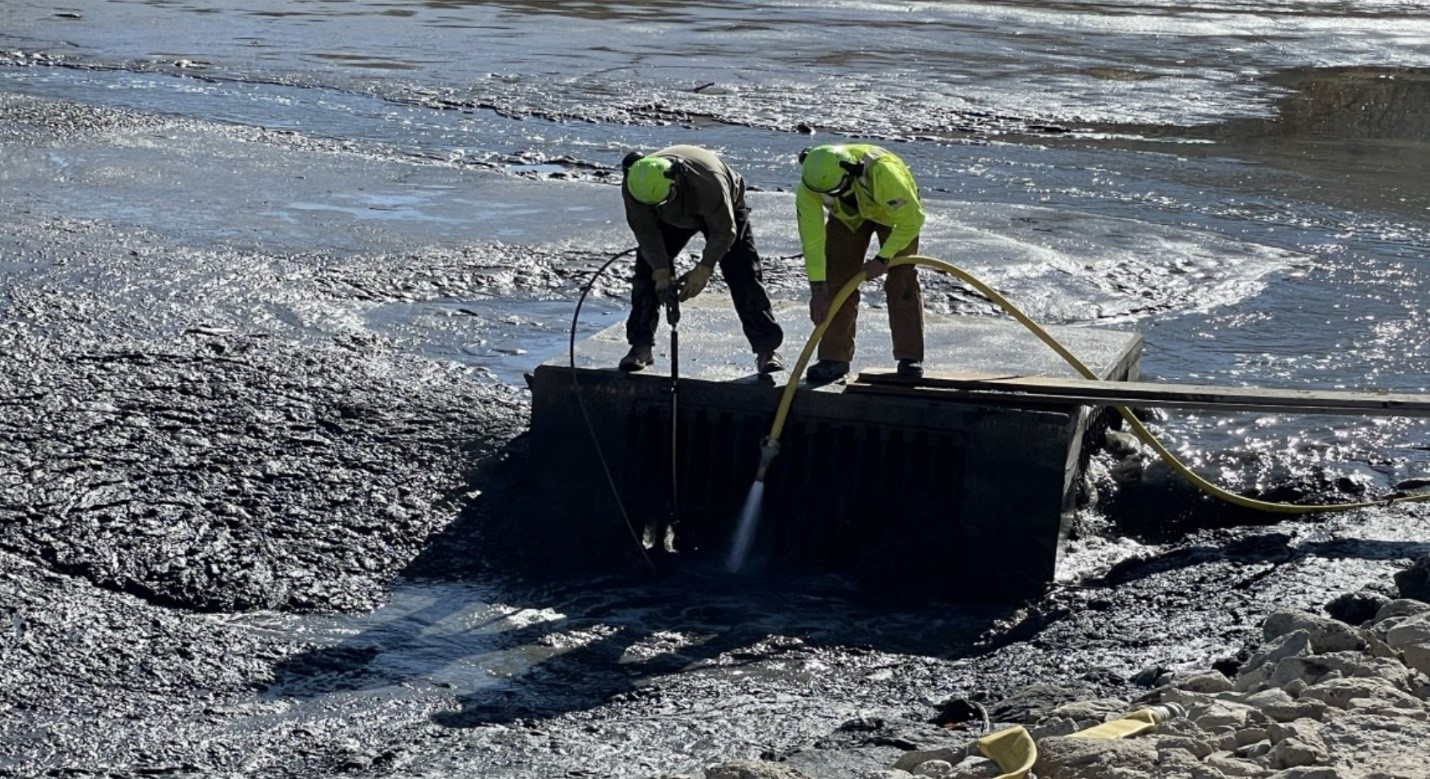 1. Hydro injection dredging